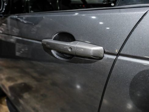 Used 2018 Land Rover Discovery SE AWD/4WD image 40