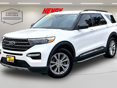 Used 2023 Ford Explorer XLT w/ Equipment Group 202A AWD/4WD image 3