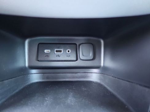 Used 2023 Chevrolet Equinox LS w/ LS Convenience Package image 17