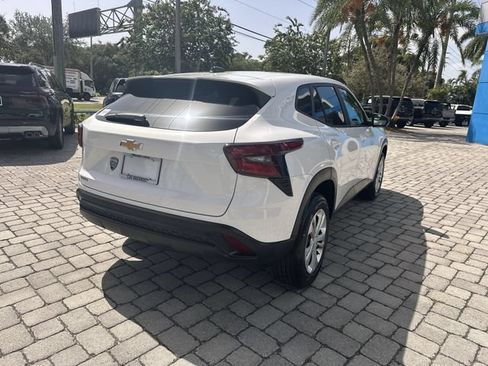 Used 2025 Chevrolet Trax LS FWD image 37