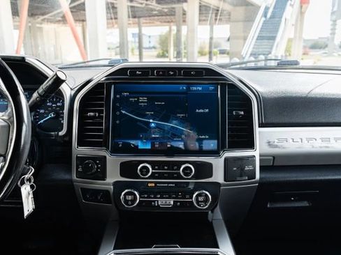 Used 2022 Ford F350 Lariat w/ Black Appearance Package image 12