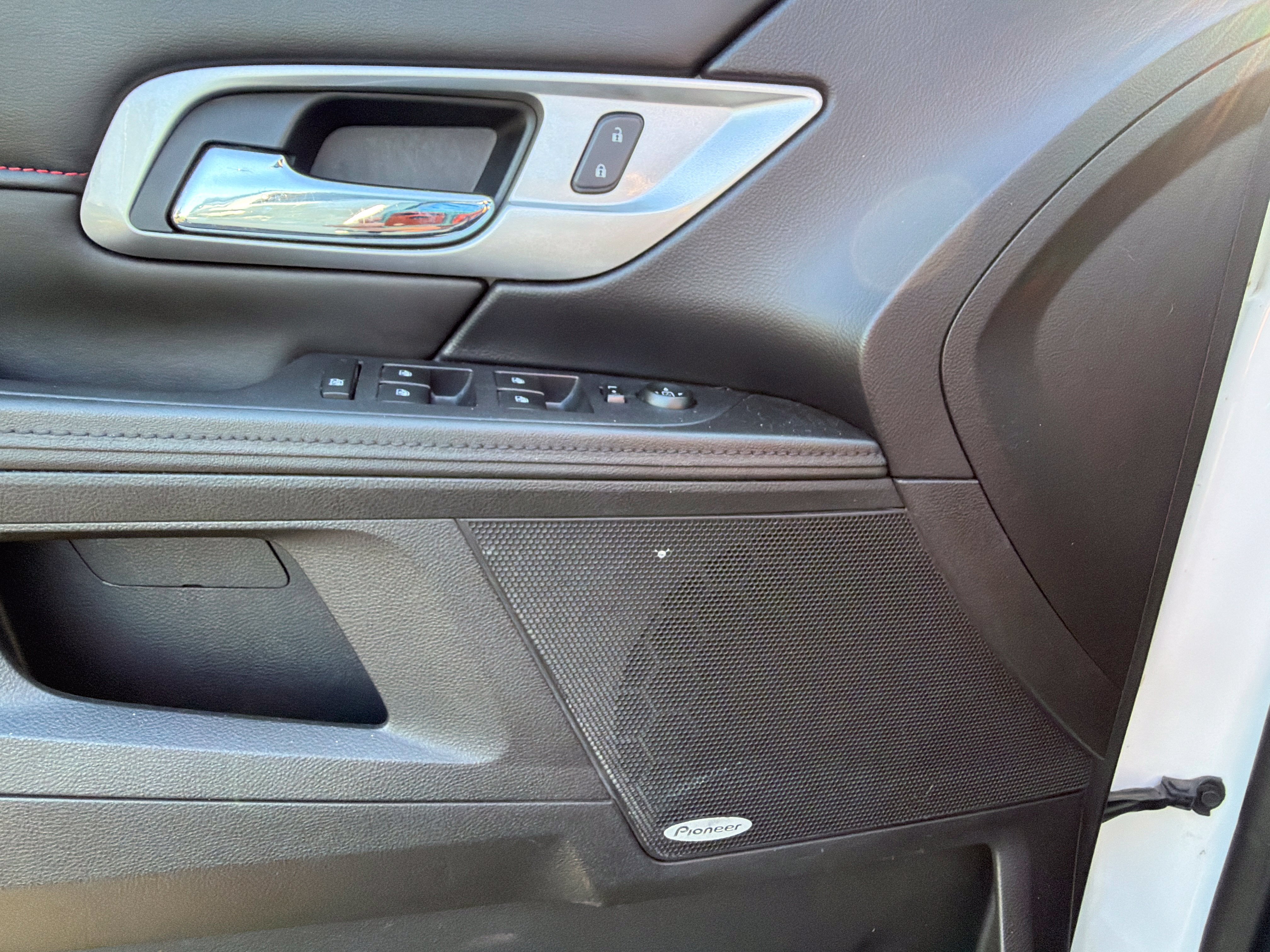 Used 2016 GMC Terrain SLE w/ Convenience Package FWD image 8