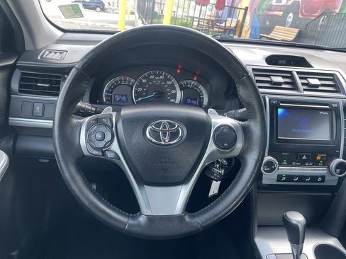 Used 2012 Toyota Camry SE FWD image 16