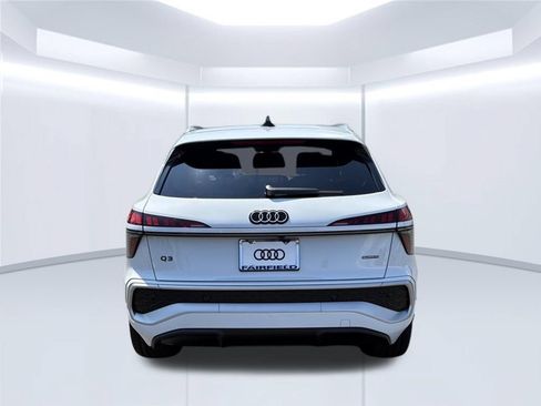 New 2026 Audi Q3 quattro 2.0T AWD/4WD image 7