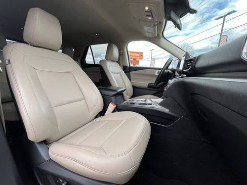 Used 2020 Ford Explorer XLT w/ Equipment Group 202A image 23