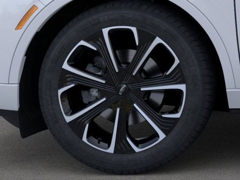 New 2026 Lincoln Nautilus Reserve image 19