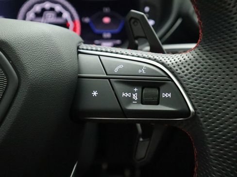 Used 2021 Lamborghini Urus image 12