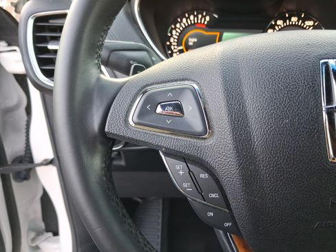 Used 2016 Lincoln MKX Select w/ Select Plus Package FWD image 17