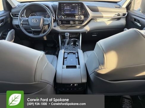Used 2021 Toyota Highlander XLE image 15