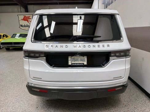 Used 2022 Jeep Grand Wagoneer Series III w/ Rear Seat Video Group 1 image 8