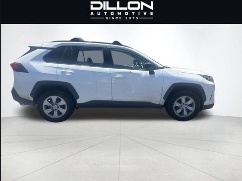 Used 2021 Toyota RAV4 LE AWD/4WD image 4