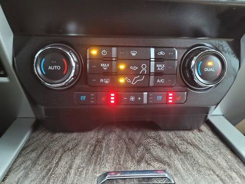 Certified 2019 Ford F350 Lariat w/ Lariat Ultimate Package image 23