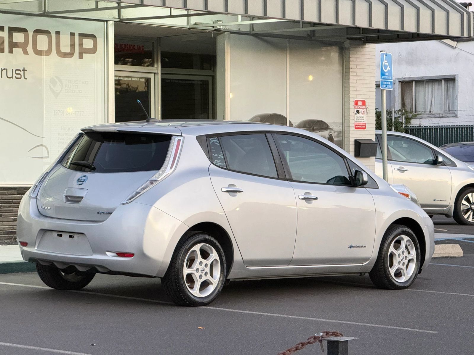 Used 2013 Nissan Leaf SV FWD image 6