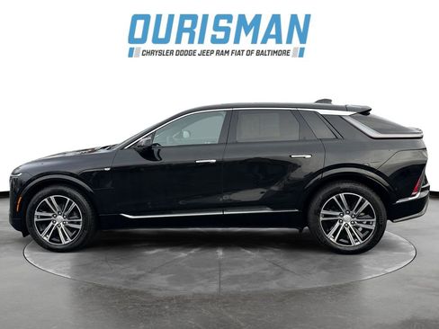 Used 2024 Cadillac Lyriq Luxury image 3
