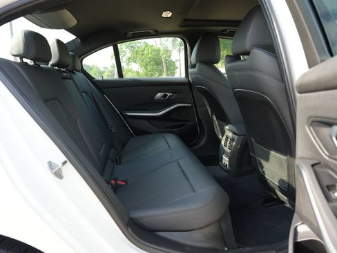 Used 2020 BMW 330i Sedan w/ Convenience Package RWD image 23