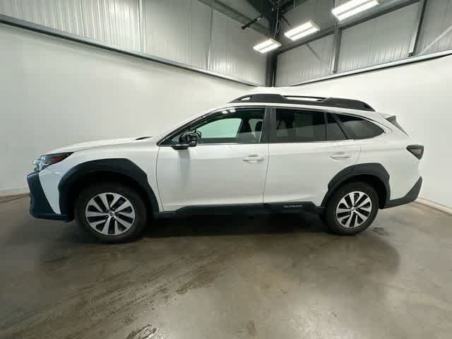 Used 2024 Subaru Outback Premium AWD/4WD image 2