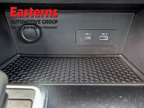 Used 2022 Nissan Pathfinder SV AWD/4WD image 27