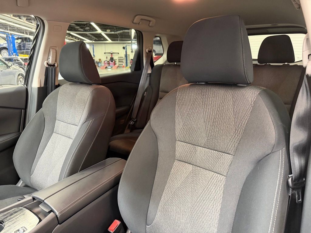 Used 2026 Nissan Rogue SV FWD image 19