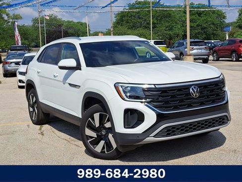 Used 2024 Volkswagen Atlas Cross Sport SE image 1