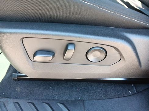 New 2026 GMC Canyon Elevation AWD/4WD image 18