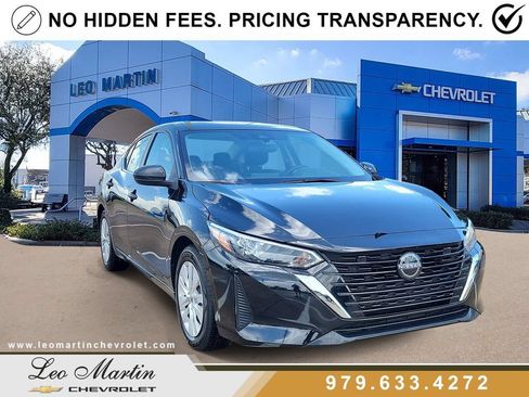 Used 2025 Nissan Sentra S FWD image 2