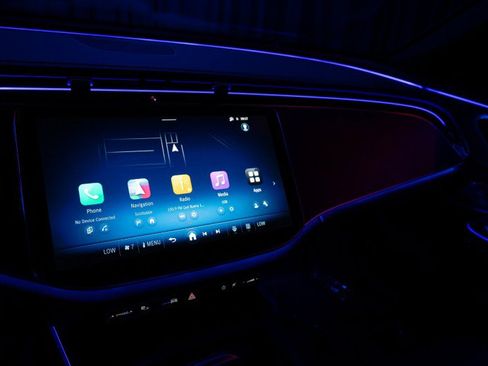 Used 2025 Mercedes-Benz E 450 4MATIC Sedan image 16