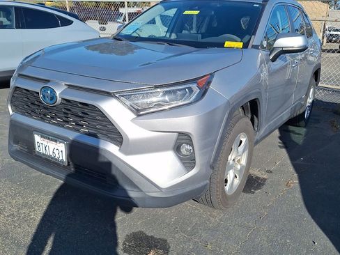 Used 2021 Toyota RAV4 XLE image 3