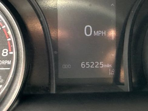 Used 2021 Toyota Camry SE FWD image 21