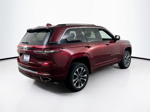 Used 2023 Jeep Grand Cherokee Overland AWD/4WD image 5