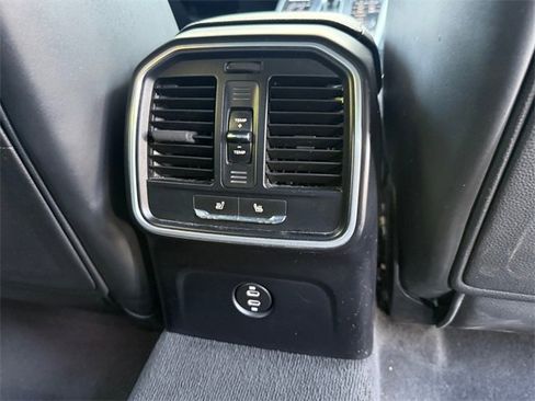 Used 2023 Porsche Macan image 23