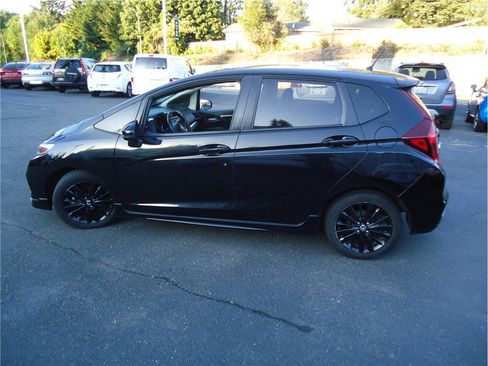 Used 2018 Honda Fit Sport image 8