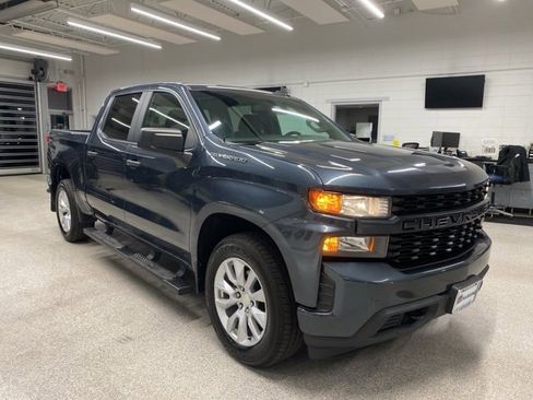 Used 2021 Chevrolet Silverado 1500 Custom image 3