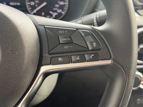 Used 2025 Nissan Sentra SV image 12