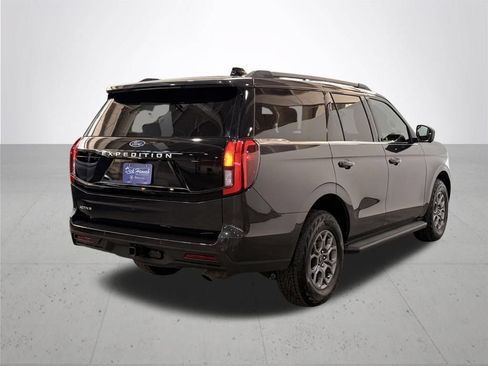 Used 2025 Ford Expedition Active AWD/4WD image 9