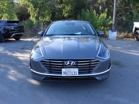 Used 2021 Hyundai Sonata SE FWD image 2