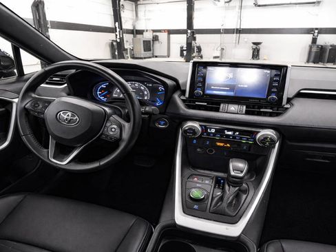 Used 2021 Toyota RAV4 XSE AWD/4WD image 14
