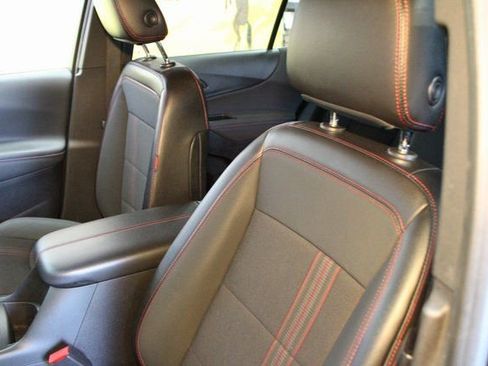 Used 2022 Chevrolet Equinox RS image 19