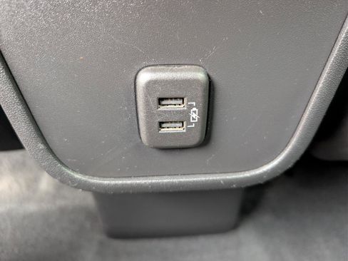 Used 2021 Chevrolet Equinox LT FWD image 18