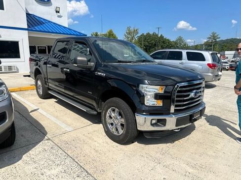 Used 2015 Ford F150 XLT w/ Equipment Group 302A Luxury AWD/4WD image 4