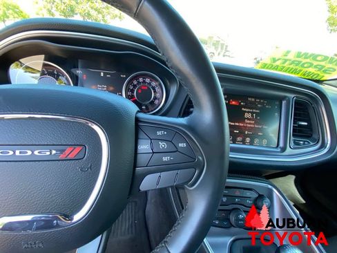 Used 2016 Dodge Challenger R/T Scat Pack w/ Driver Convenience Group RWD image 27