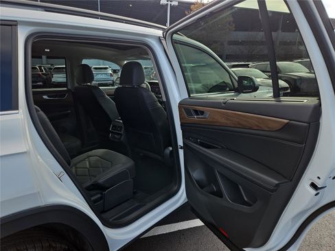 New 2026 Volkswagen Atlas SE image 29