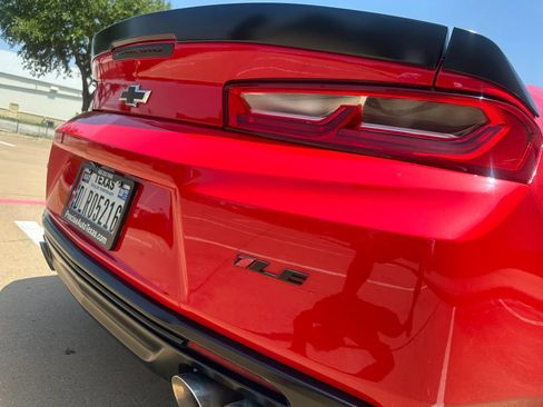 Used 2018 Chevrolet Camaro SS RWD image 12