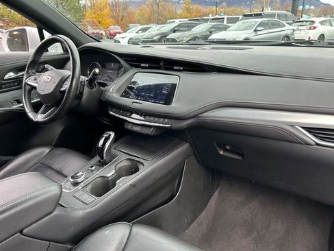 Used 2022 Cadillac XT4 Premium Luxury w/ Safety Alert Package AWD/4WD image 32
