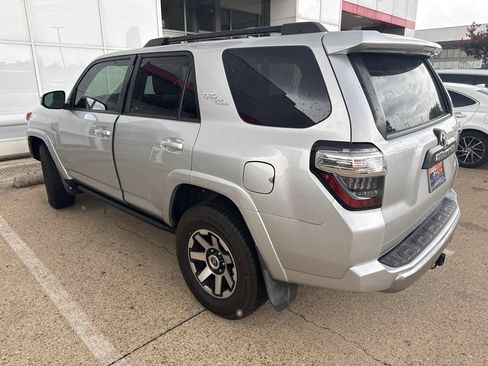 Used 2022 Toyota 4Runner TRD Off-Road Premium w/ Moonroof Package AWD/4WD image 5