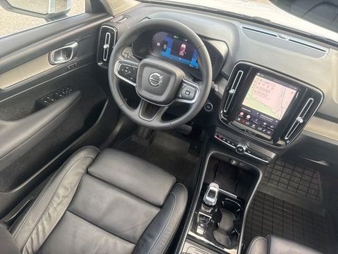 Used 2023 Volvo XC40 B5 Plus w/ Climate Package AWD/4WD image 32