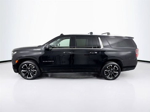 Used 2023 Chevrolet Suburban High Country w/ Premium Package 2 AWD/4WD image 14