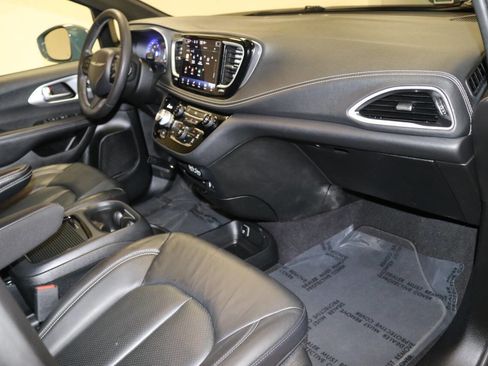 Used 2022 Chrysler Pacifica Touring-L w/ S Appearance Package FWD image 75