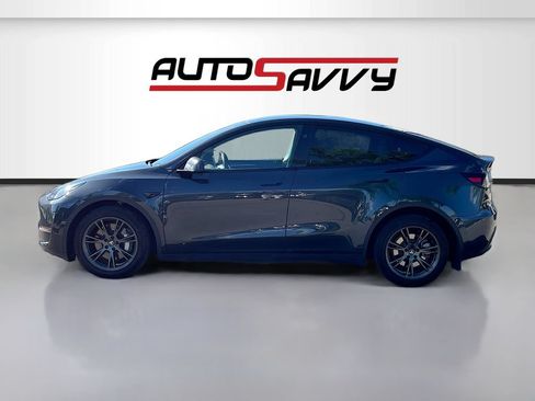 Used 2025 Tesla Model Y Long Range AWD/4WD image 4