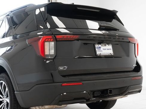 Used 2025 Ford Explorer ST-Line AWD/4WD image 10