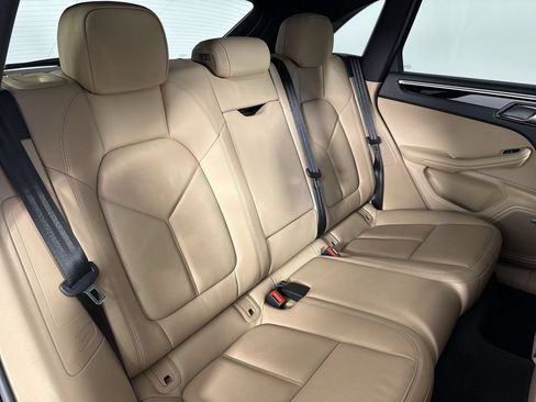 Certified 2023 Porsche Macan w/ Premium Package Plus AWD/4WD image 23